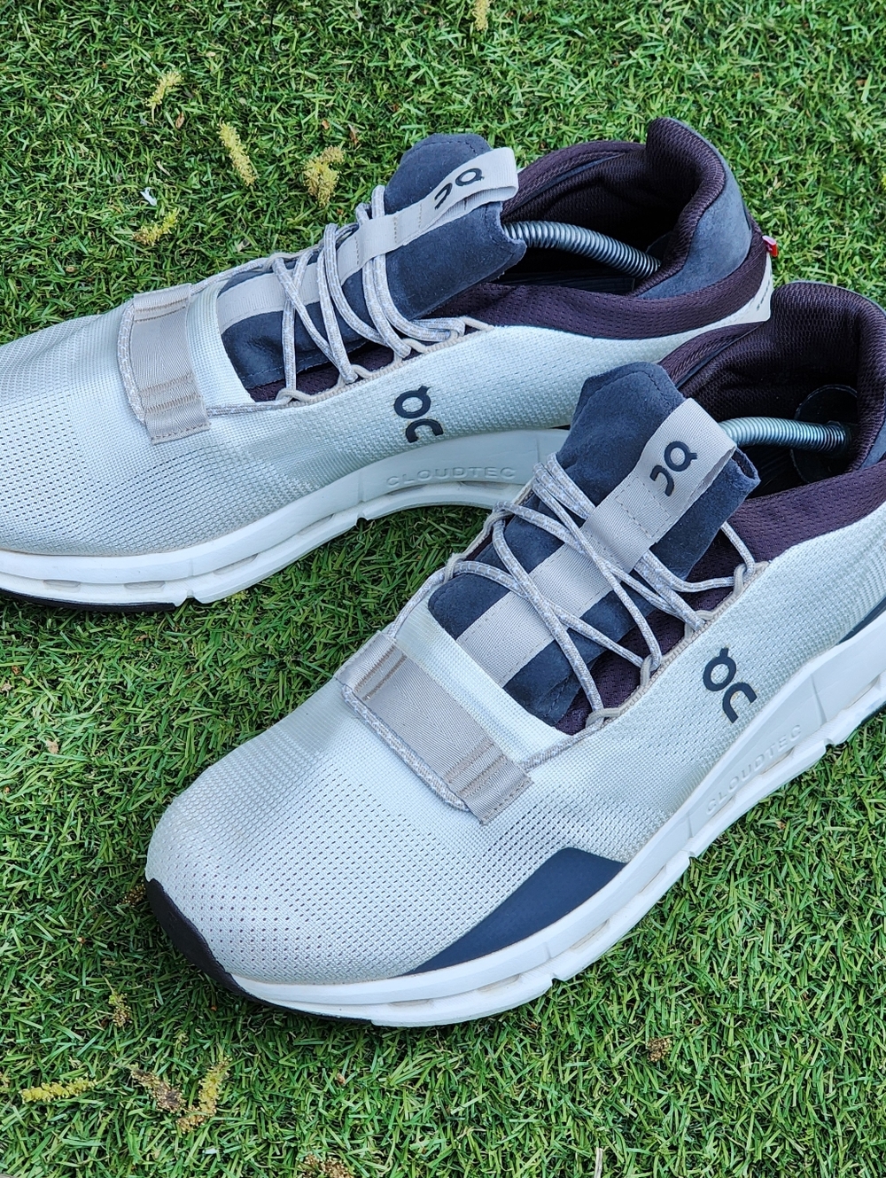 ON CLOUDNOVA - MENS SNEAKERS - SIZE 12.5 --